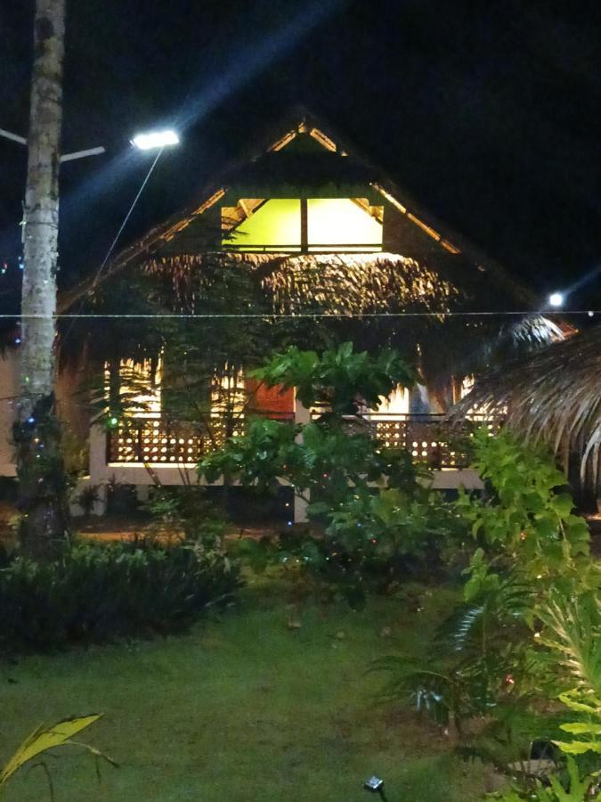 Weeroona Huts Homestay Pacifico San Isidro  Екстериор снимка
